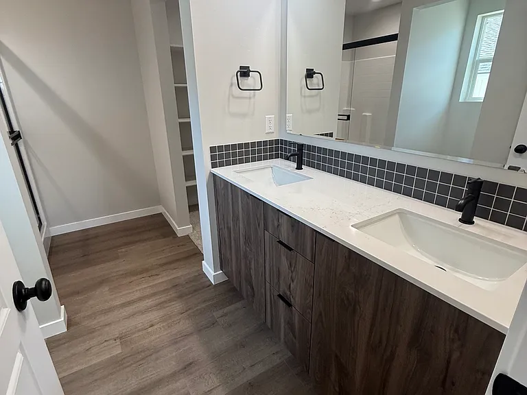 2215 S Border Way — Photo 4