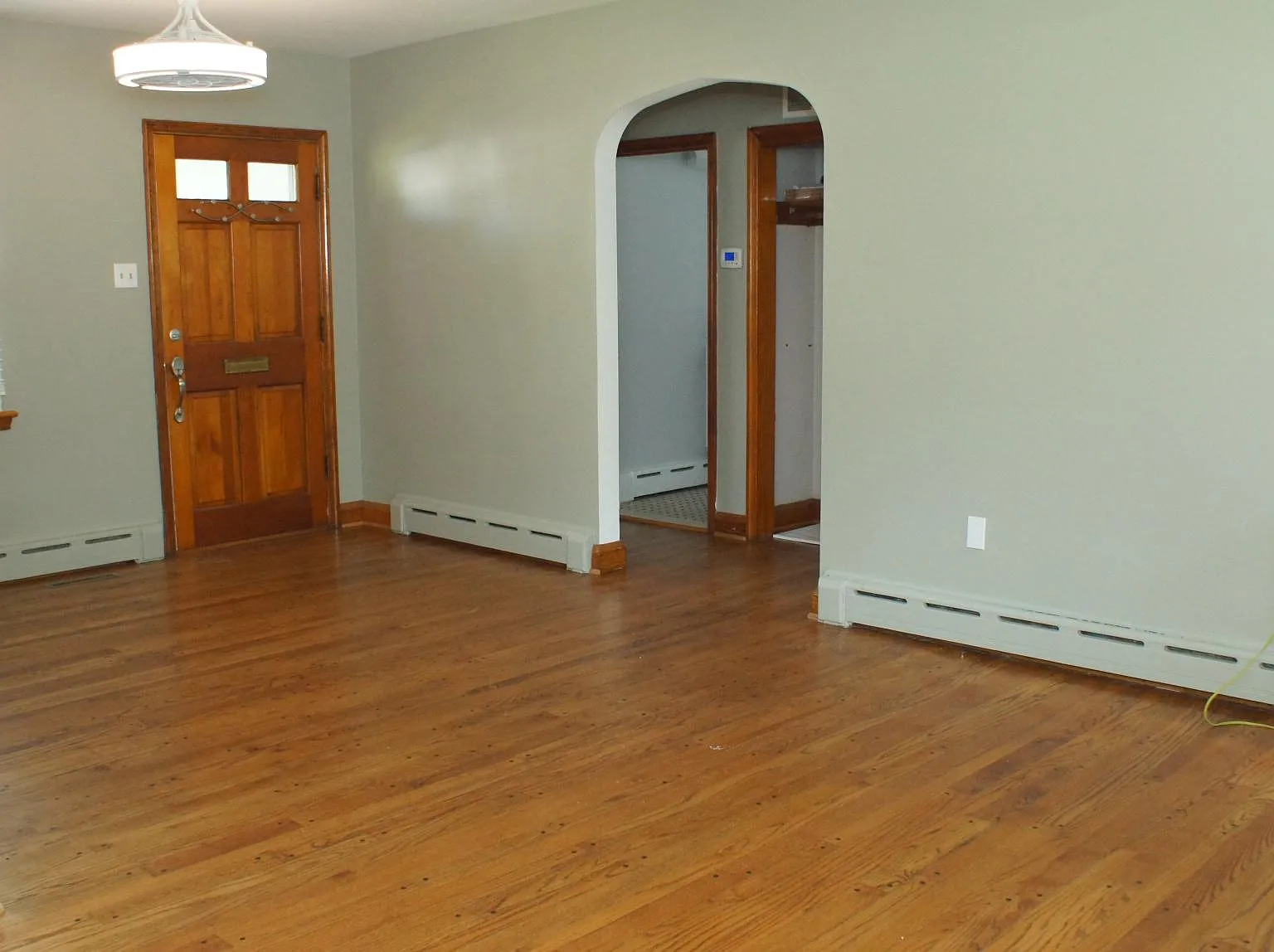 2 bed, 975 sqft, $2,000 — Photo 2