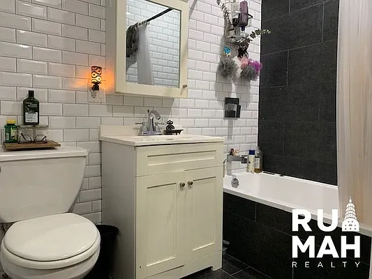 Rented by Rumah Realty Inc | media 8