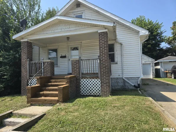 121 Pershing Pl, East Peoria, IL 61611