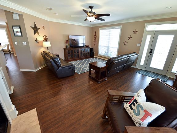 5th image of 301 Bernburg Ln