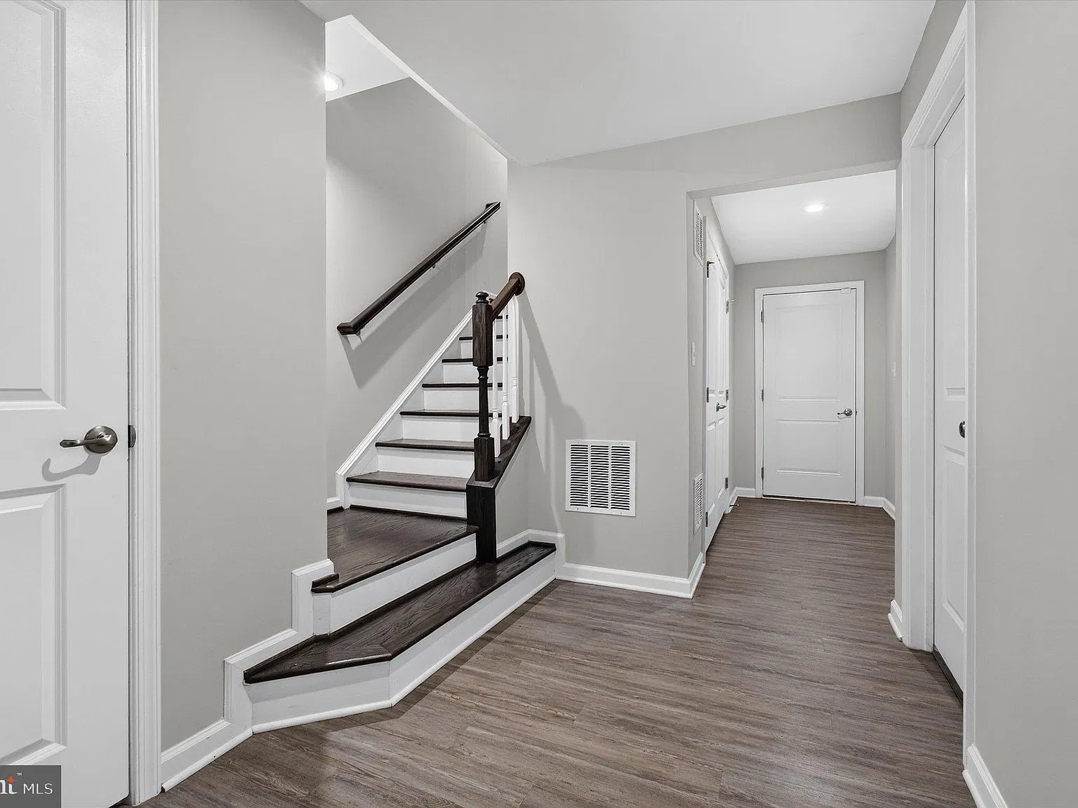 4 bed, 3.5 bath, 1877 sqft, $2,700 — Photo 4