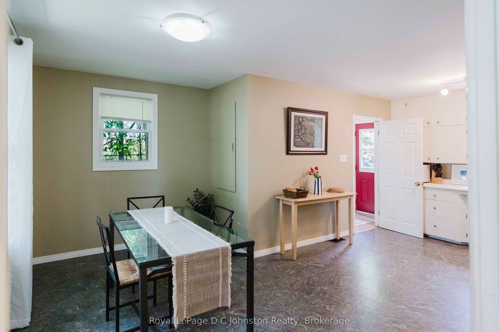 561 Wellington St, Saugeen Shores, ON - View 4