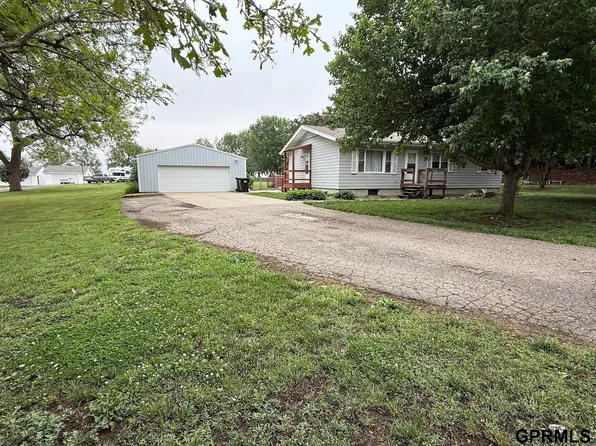 300 N King St, Cedar Bluffs, NE 68015