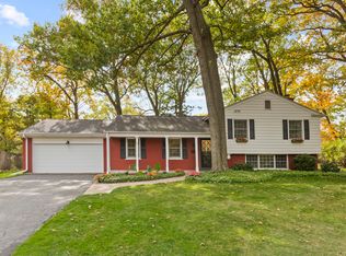 1400 Woodridge Ct, Deerfield, IL