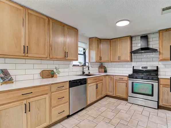 1112 Lapwing Rd, Edmond, OK 73003