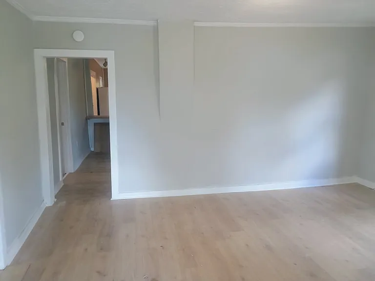 301 E Olive St — Photo 5