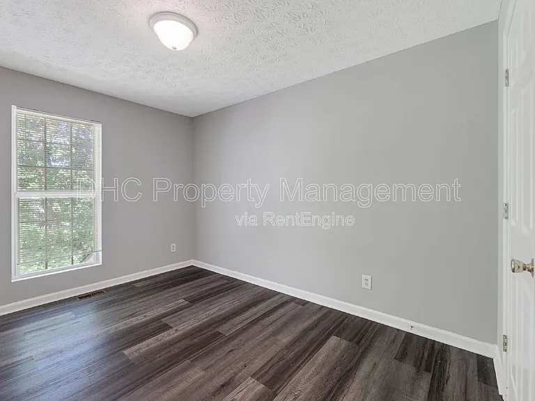 5625 Strathmoor Manor Cir — Photo 9