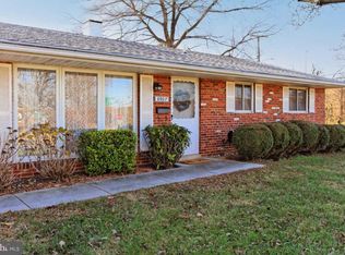 6907 Constance Dr, Springfield, VA 22150