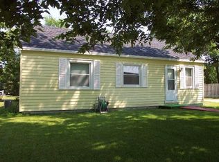 8 12th St SW, Watertown, SD 57201
