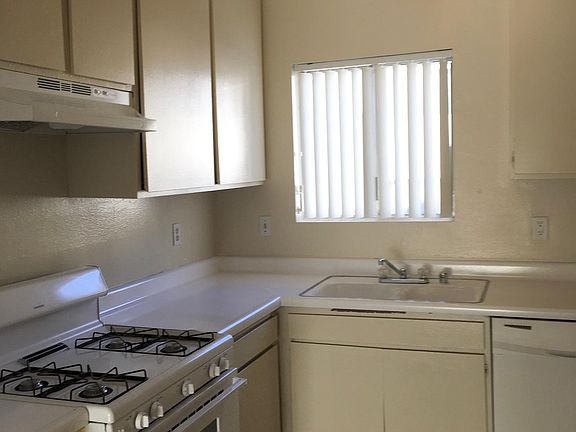 4th image of 518 E Cypress St APT 27