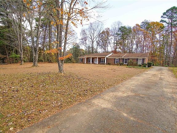 2nd image of 3365 New Walkertown Rd