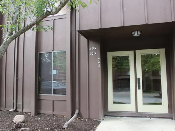 7441 Mill Race Ln Unit 45-103, Northfield, OH 44067