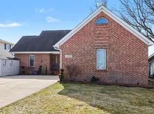 7277 Cardinal St, Algonac, MI 48001