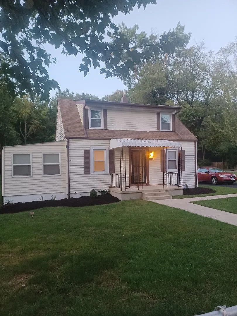 3 bed, 2.5 bath, 2200 sqft, $2,700 — Photo 1