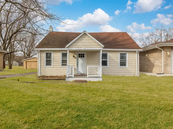 38 N Rebecca St, Glenwood, IL 60425