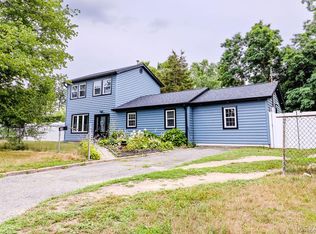 38 Tamarack St, Central Islip, NY 11722