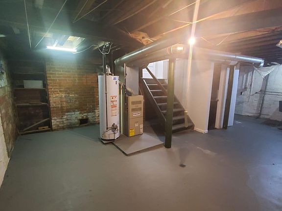 3rd image of 866 Caledonia Ave