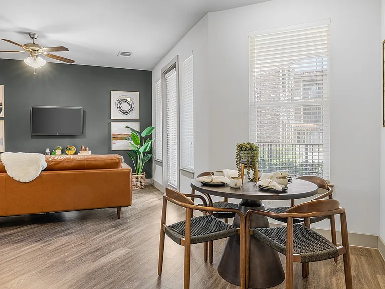 Griffith Model Dining Area