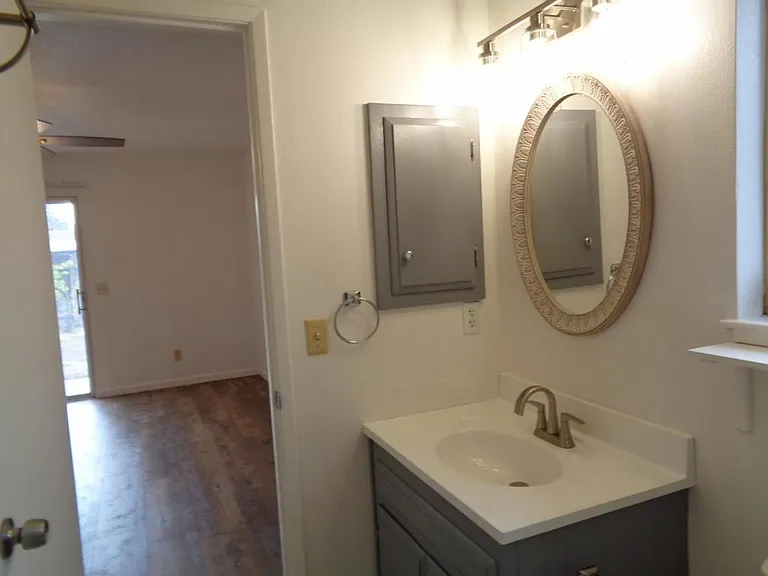 244 W Alexander Ave — Photo 18