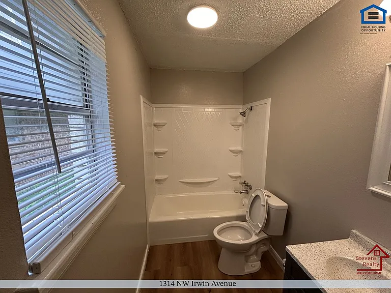 Bella Vista — Photo 35