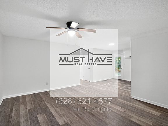 4th image of 1494 Carpenter St