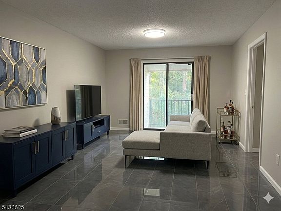 4th image of 58 Baldwin Ct