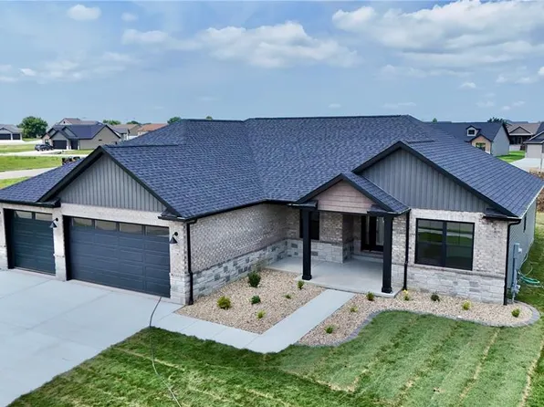304 Rumsfeld Dr, Troy, IL 62294