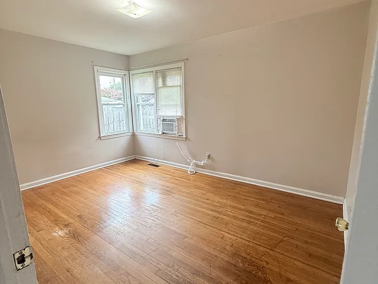 1530 Slater Ave — Photo 8