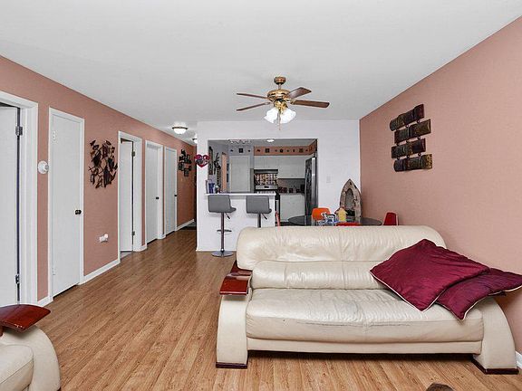 3rd image of 3001 Paris Ave APT 106