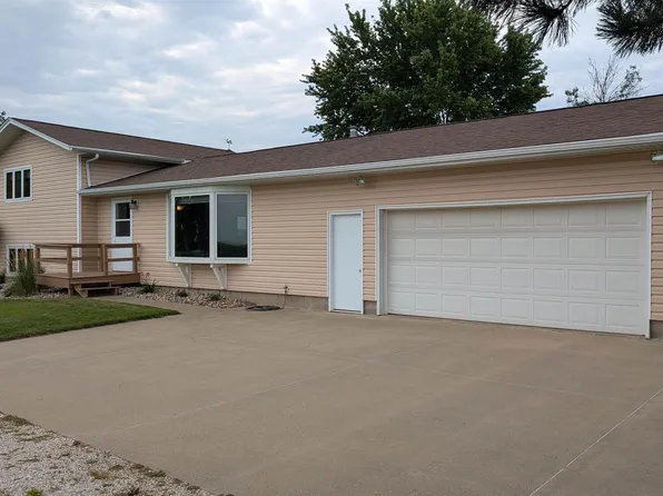 3179 370th St, Sioux Center, IA 51250