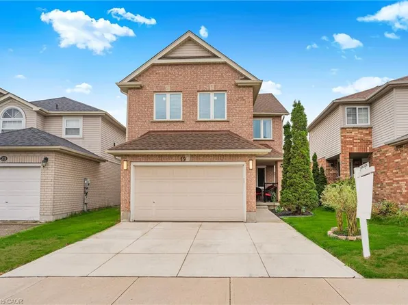 19 Marl Meadow Dr, Kitchener, ON N2R 1L1