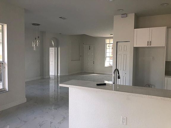 4th image of 16747 NW 10th St