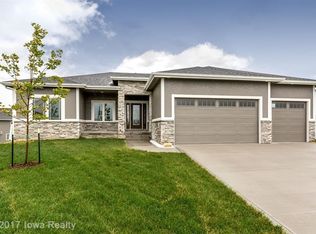 335 NE Hawk Cir, Waukee, IA 50263