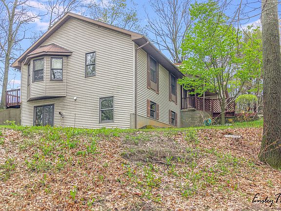 3rd image of 9750 Tiffany Creek Dr NE