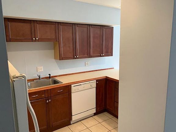 5th image of 2287 Thurman Ave APT 1