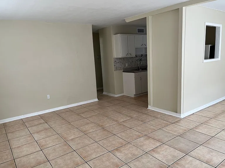 424 S Brevard Ave — Photo 13