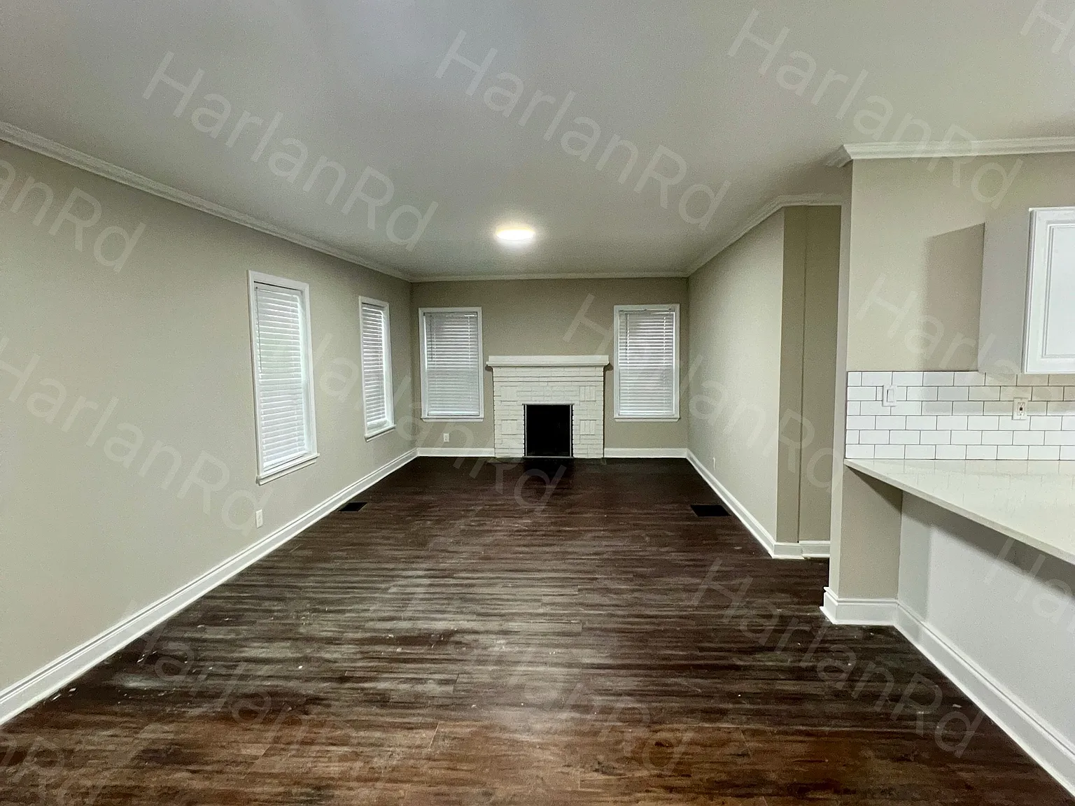 3 bed, 1184 sqft, $1,925 — Photo 2