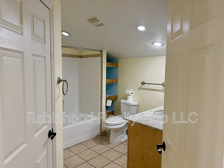 187 B St — Photo 24