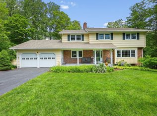 26 Dale Rd, Trumbull, CT 06611