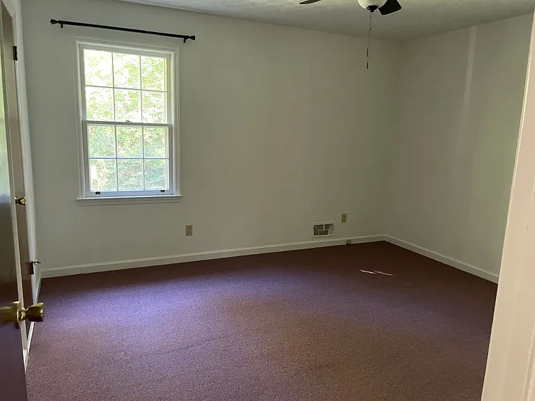 1180 Robinhood Rd — Photo 28