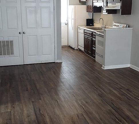 4th image of 230 Lanier Dr #225