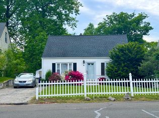 1835 Chopsey Hill Rd, Bridgeport, CT 06606