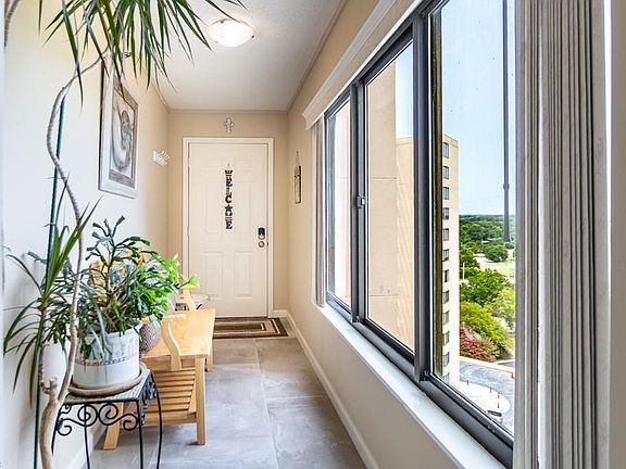4th image of 7501 River Rd APT 14A