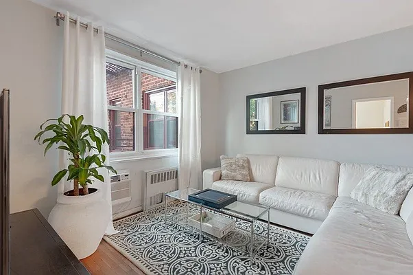 Sold by Compass | media 1