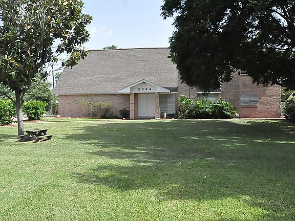 2nd image of 2934 Princeton Pl