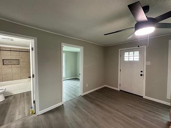 4th image of 105 Hanover Ave