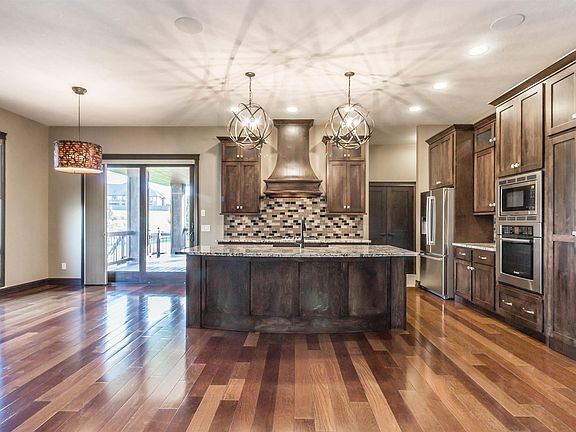4th image of 7308 S Ludlow Ln