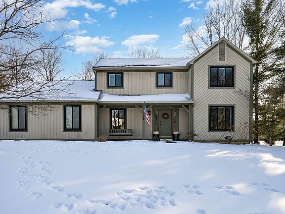 2nd image of 4895 Lakeview Dr