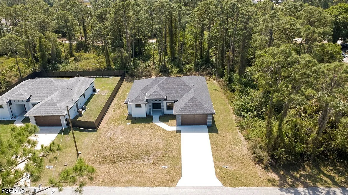 3 bed, 3.0 bath, 1702 sqft, $2,100 — Photo 2